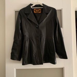 on trend lined ladies black leather blazer size M